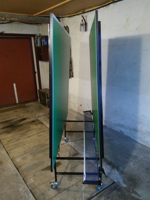 Tенісний стіл стандартних розмірів