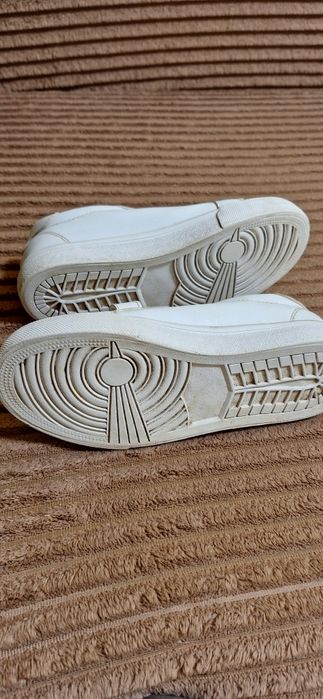 Кеди білі на липучках