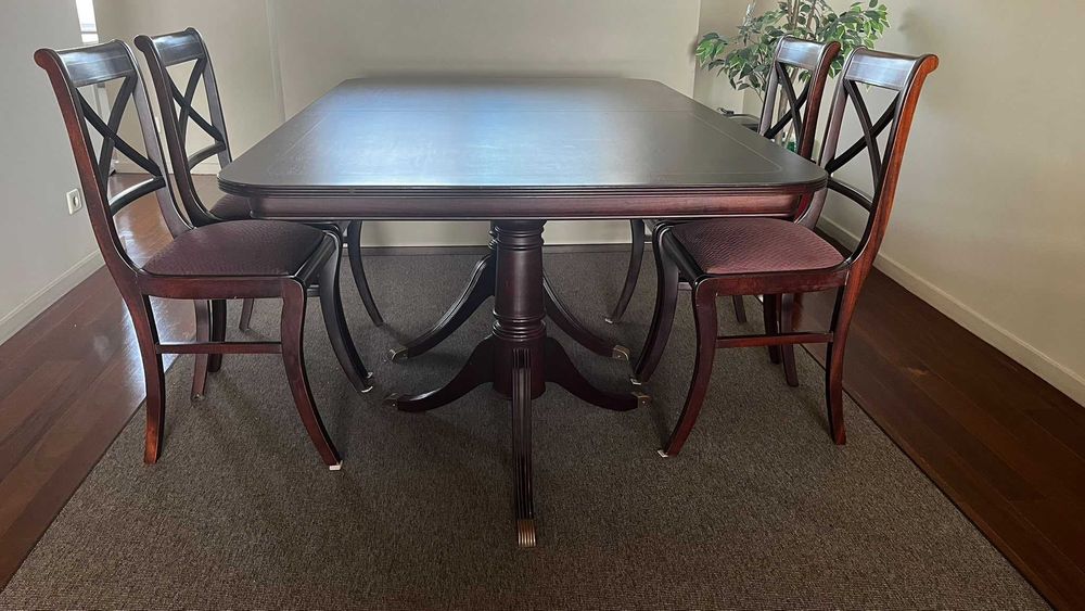 Mesa de Jantar - Estilo Inglês (Oferta 6 cadeiras)