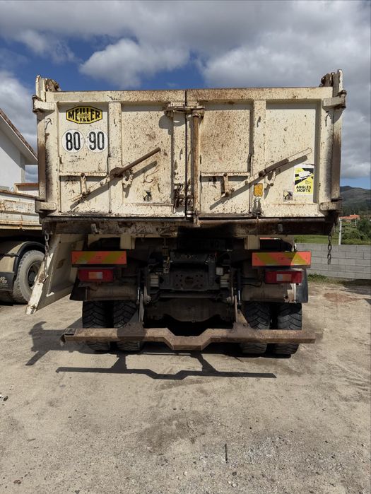 Volvo Fmx 460 8x4 com bascúla