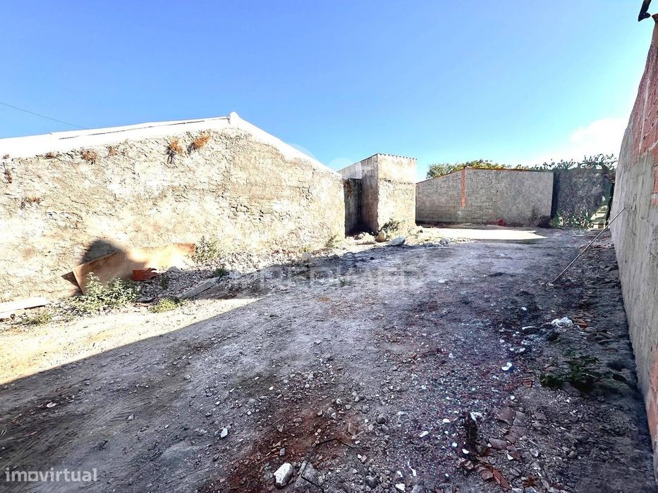 Terreno Urbano Com Projeto Em Cano (Sousel) – 220 M²