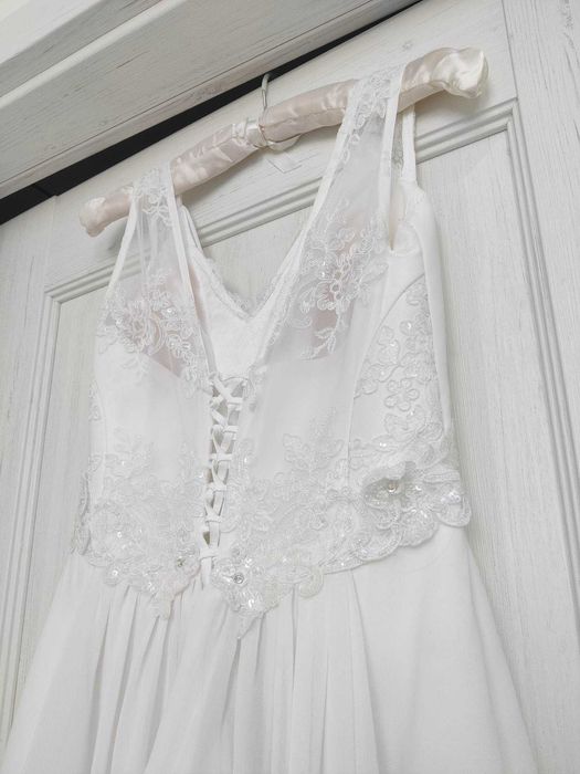 wyjątkowa suknia ślubna piękna biel