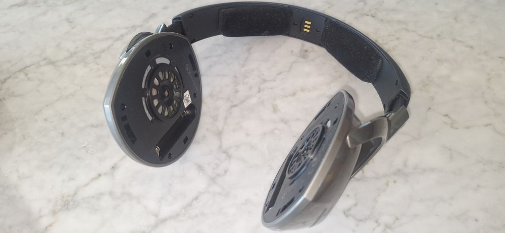 Sennheiser RS Wireless + Base + Cabos + Baterias Recarregáveis