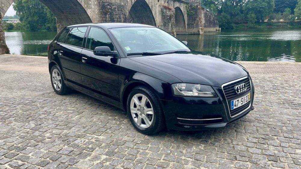 Audi A3 1.6 TDI - Caixa Automática