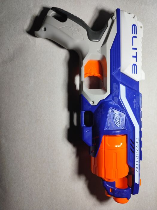 Pistolet NERF bez naboju