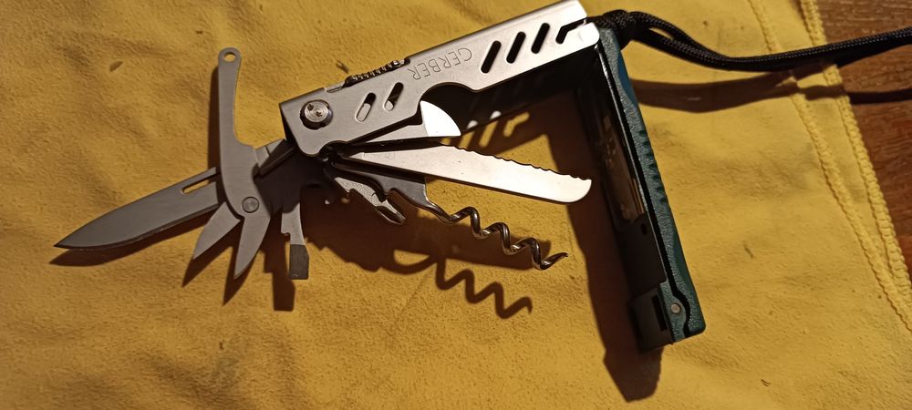Multitool Gerber Lite biały kruk