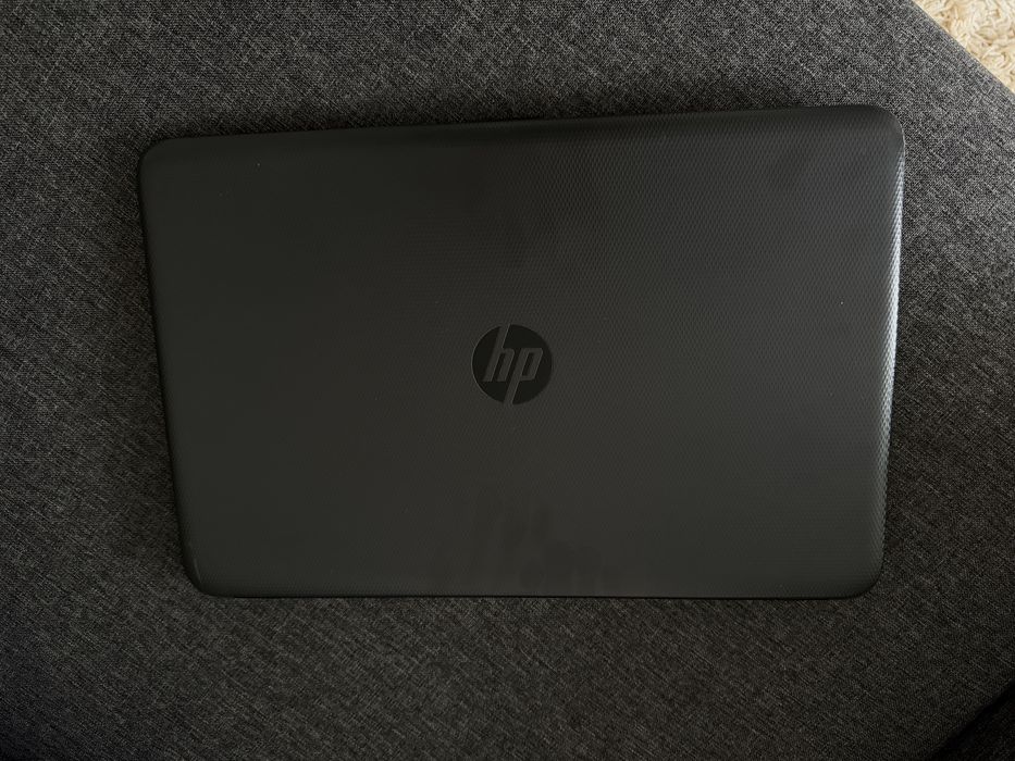 Ноутбук HP з коробкою та документами
