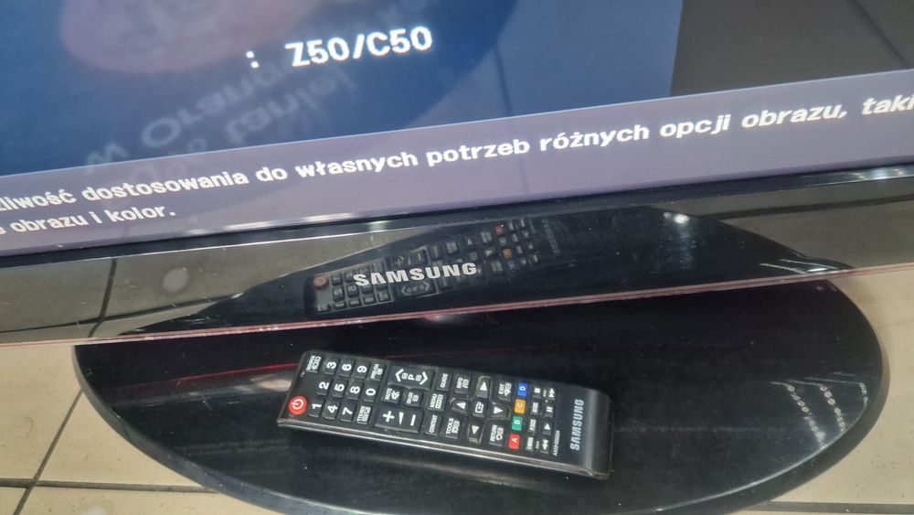Telewizor Samsunga 32" LE32B450C4W. Wszystko działa_ Sklep Strumień