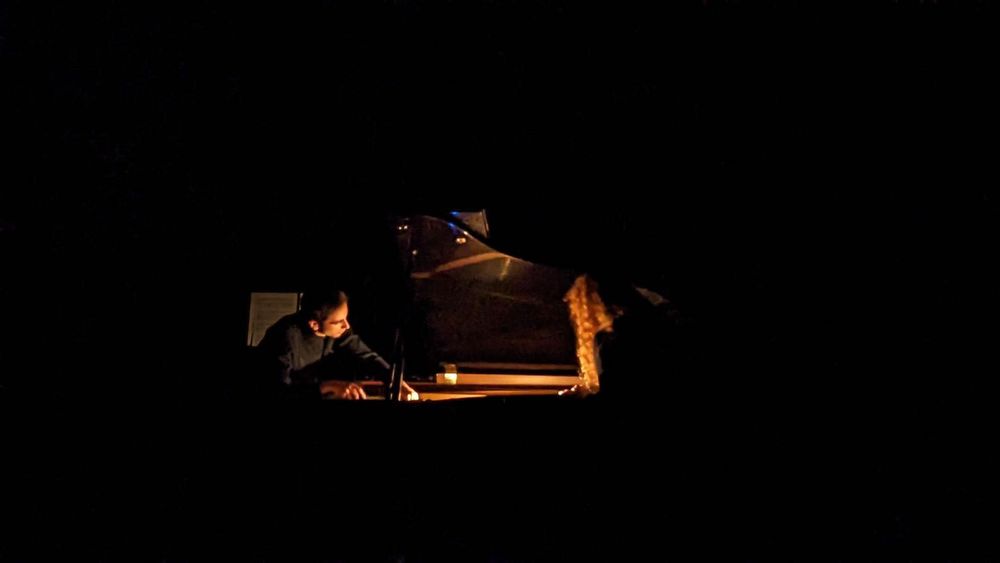 Aulas de piano, teoria Musical e improvisação para todos os níveis