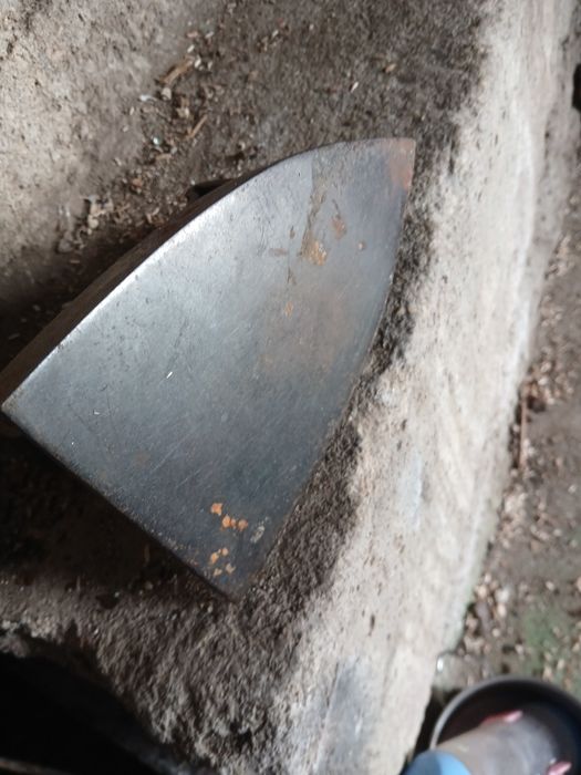 Ferro de engomar antigo