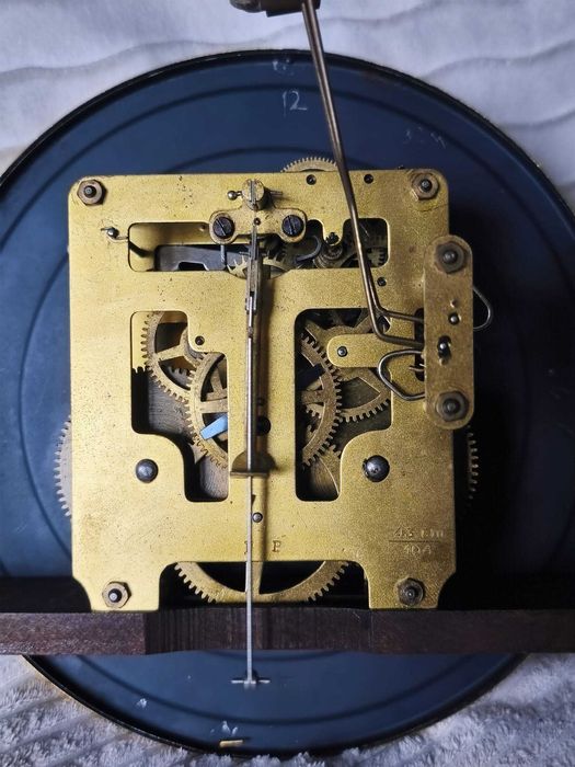 425 Zegar wiszący mechaniczny - antyk