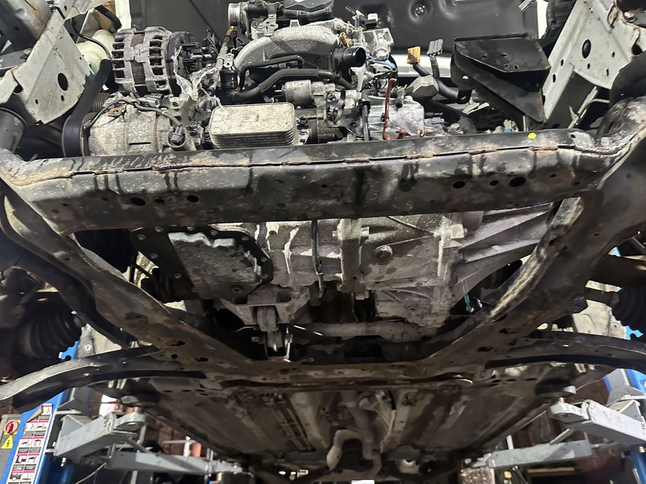 Передній підрамник подрамник Nissan X-Trail T32 Rogue 1.6 DCI 14-21