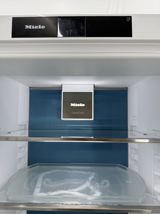 Топ/Вбудований холодильник Miele KFN7785