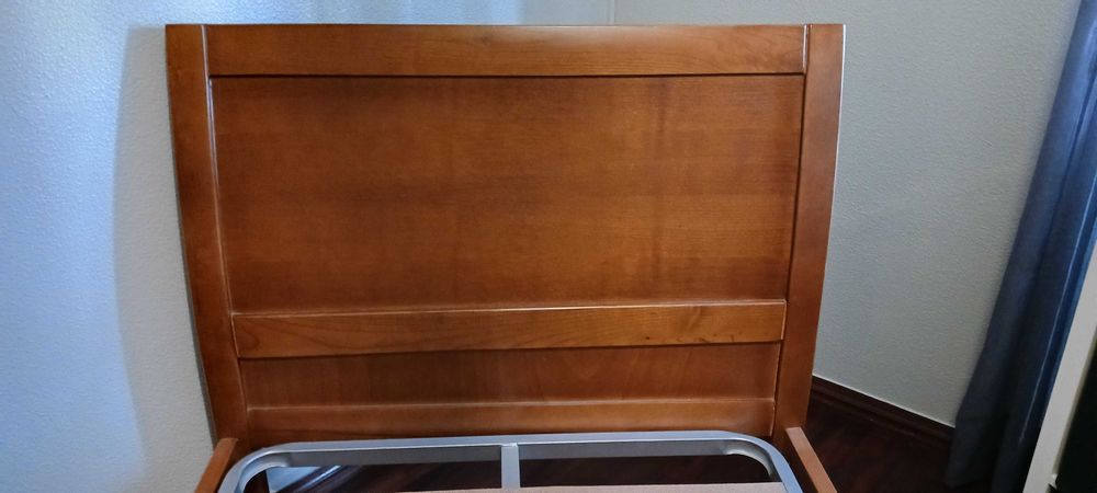 Oportunidade - Cama Solteiro