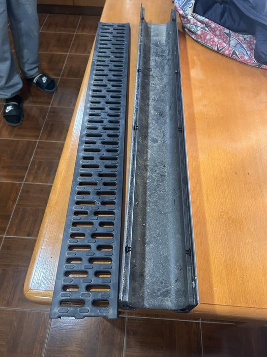 Calha de drenagem c/grelha PVC preto