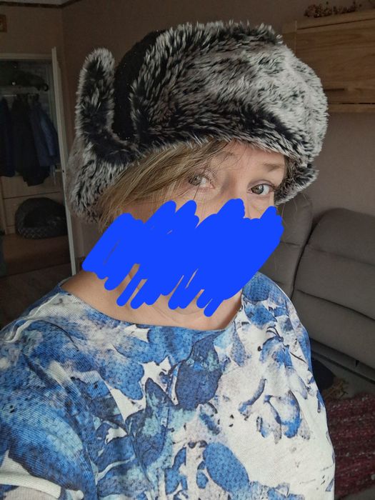 Zimowa czapka typu uszatka damska