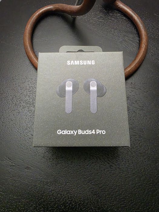 Samsung Galaxy Buds 4 Pro - Novos e Selados (c/ Garantia)