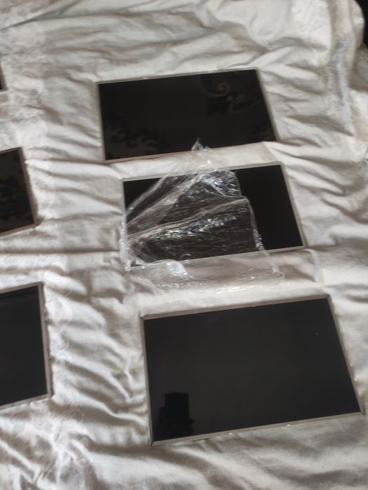 Матрици 15.6    40 пиновые лед подсветка почти новые количество