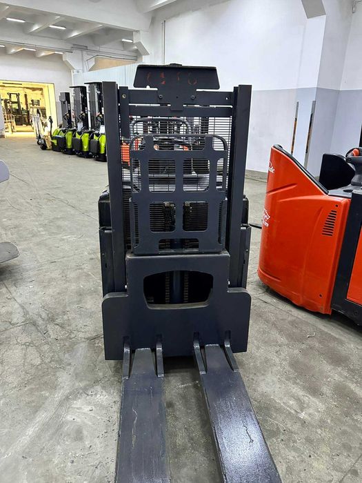 Комплектувальник замовлень LINDE N 20 LX. Висота підйому 960 мм.
