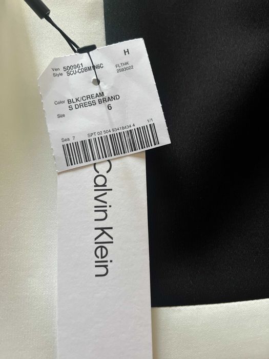 Vestido NOVO de marca Clavin Klein