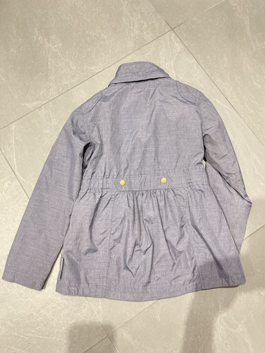 Вітровка на дівчинку