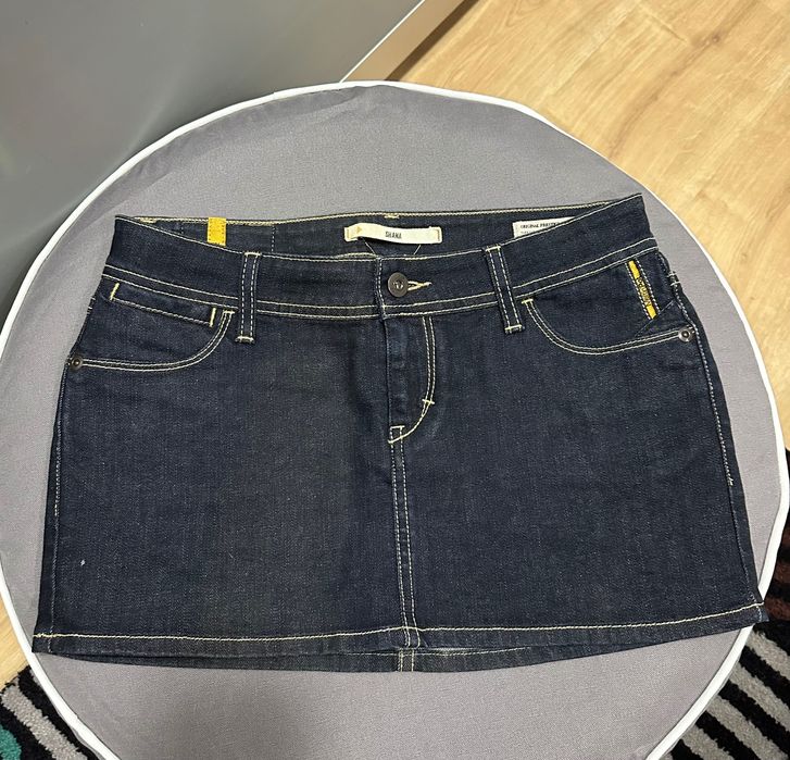 Джинсова мініспідниця