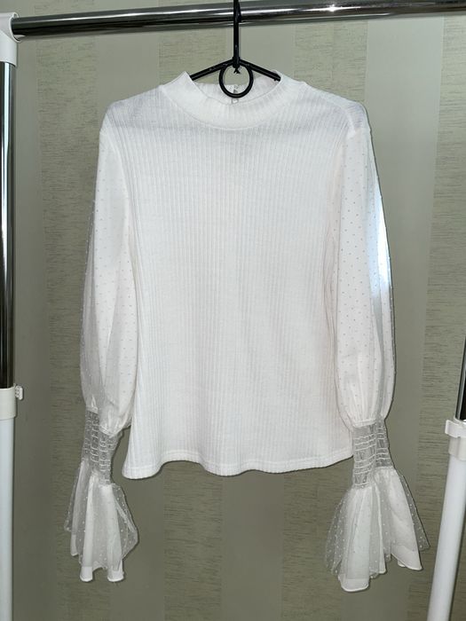 Жіночі сукні, піджаки, кофти