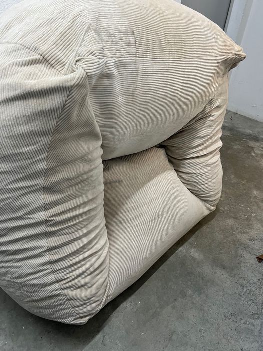 Puff Design em Veludo Cotelê – Conforto & Estilo