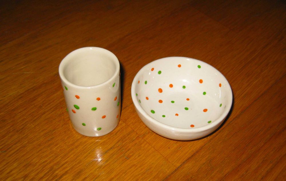 Conjunto Copo e Prato Pequeno em Loiça pintada a mão