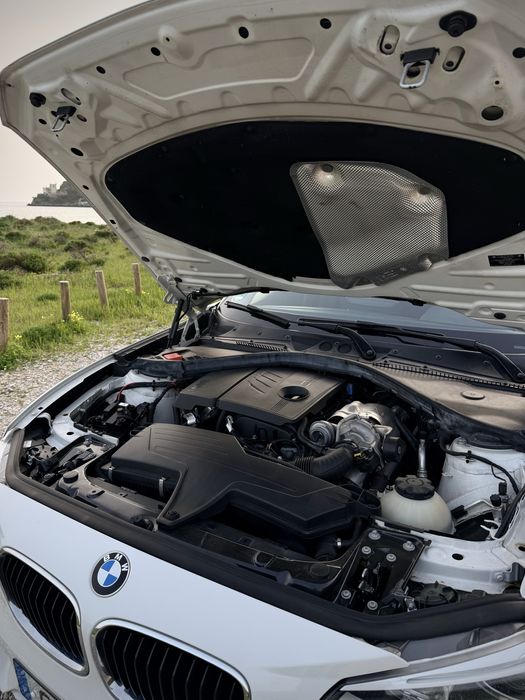 BMW 118i - c/ certificado bmw