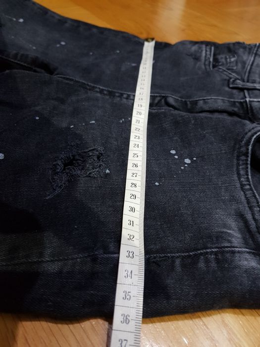 Czarne dżinsy z błyskiem