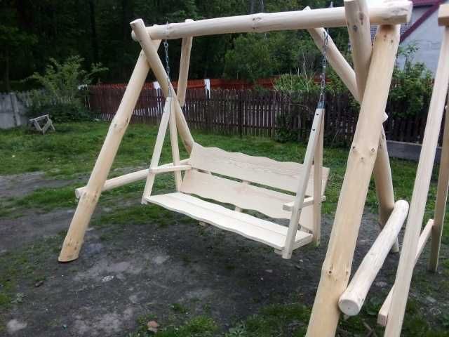 Huśtawka ogrodowa solidna ciężka z sosnowych bali transport