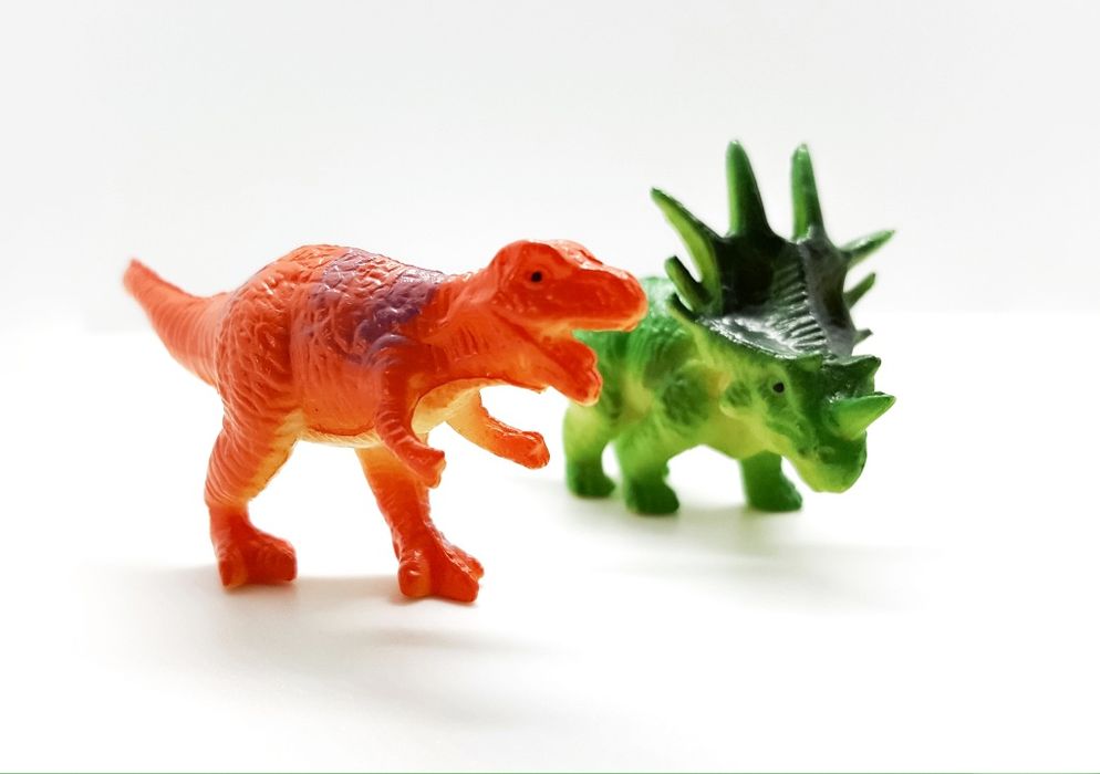 Conjunto 2 Figuras Dinossauros em Miniatura T-Rex e Chasmossauro PVC