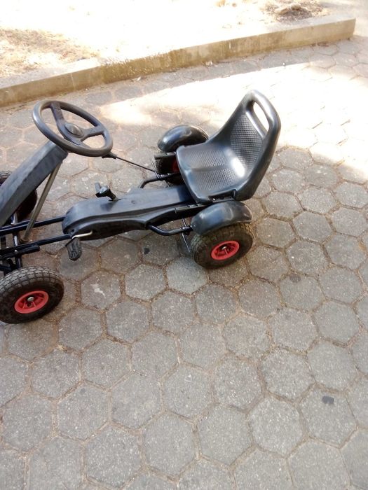 Kart a pedais: Diversão Garantida para Crianças