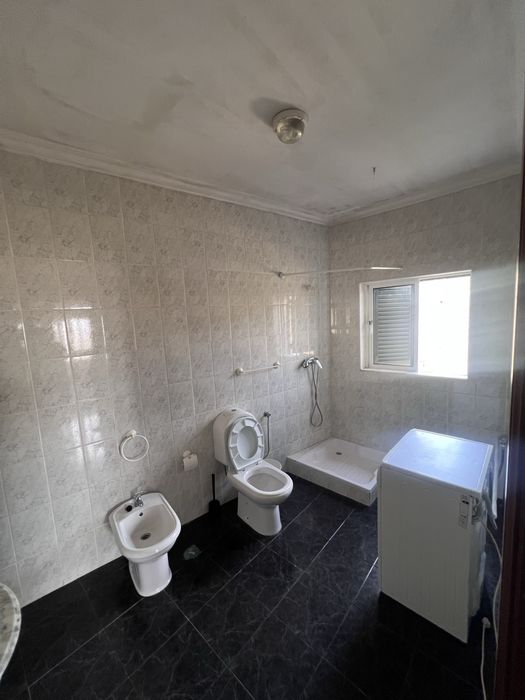 Alugo Casa T2 ( Ler Descrição)