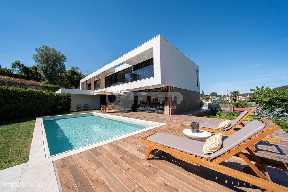 Moradia de Luxo T4 | Arquitetura Contemporânea | Tebosa, Braga