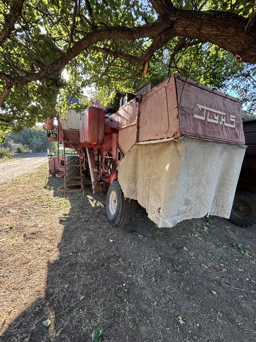 Продам Комбайн Нива