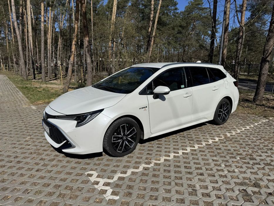 Toyota Corolla Toyota Corolla kombi 2.0 184 KM Executive + JBL
