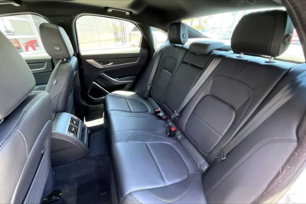 Jaguar Xf      2022