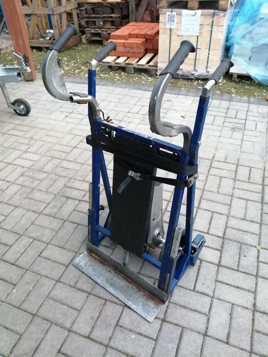 Schodołaz. AAT Cargo master A 350