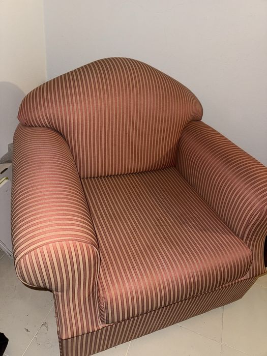 Poltrona/sofá individual de tecido (oferta de capa)