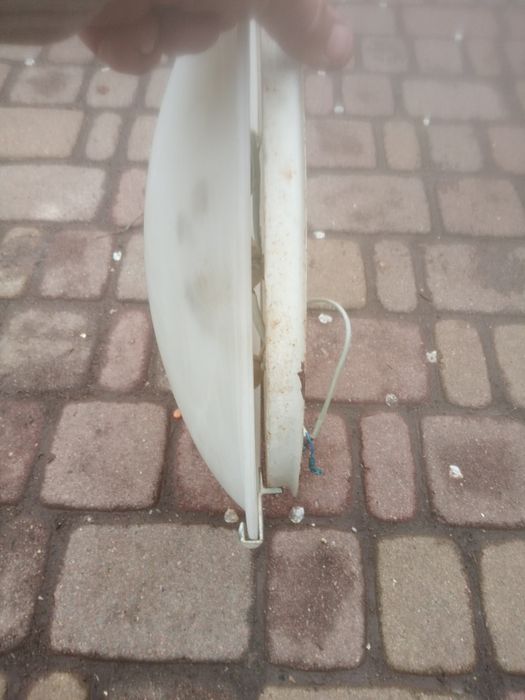 Світильник на три лампочки.