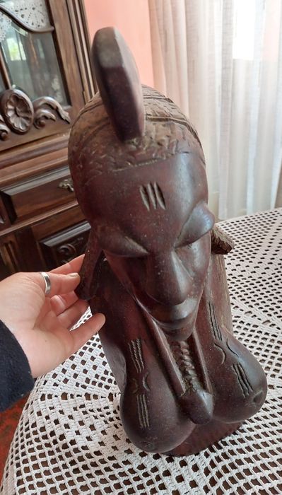 Busto de Negra - arte africana em madeira