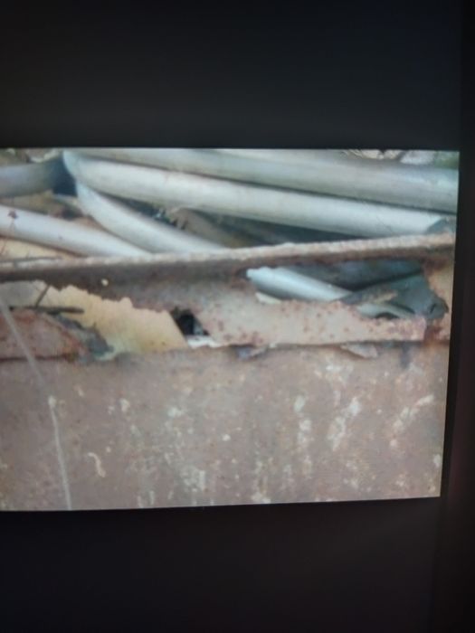 Строительная бадья , корыто , ёмкость .