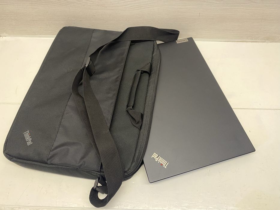 Сумка портфель  для ноутбука 15.6" Lenovo ThinkPad (оригінал) з ременем