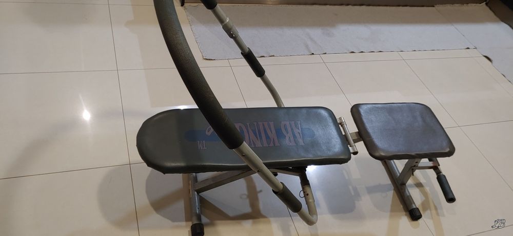 Abdominal exercise machine64862721690114122