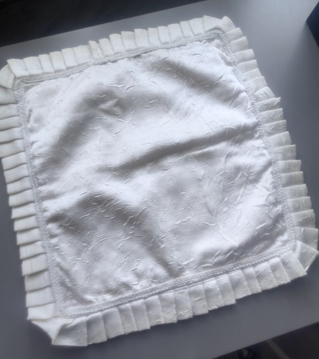 Poszewka ozdobna na poduszkę z marszczeniem