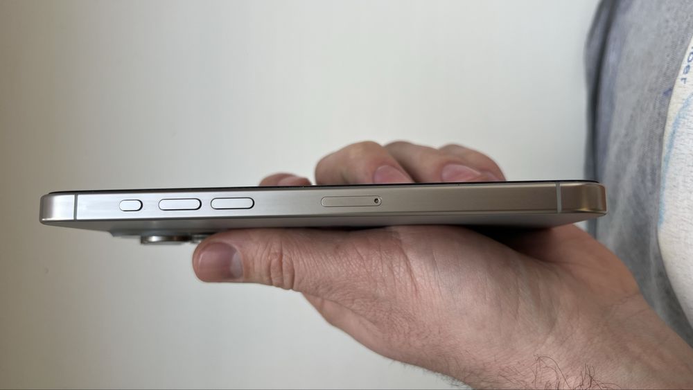 Продам iPhone 15 Pro Max 256GB Natural Titanium.