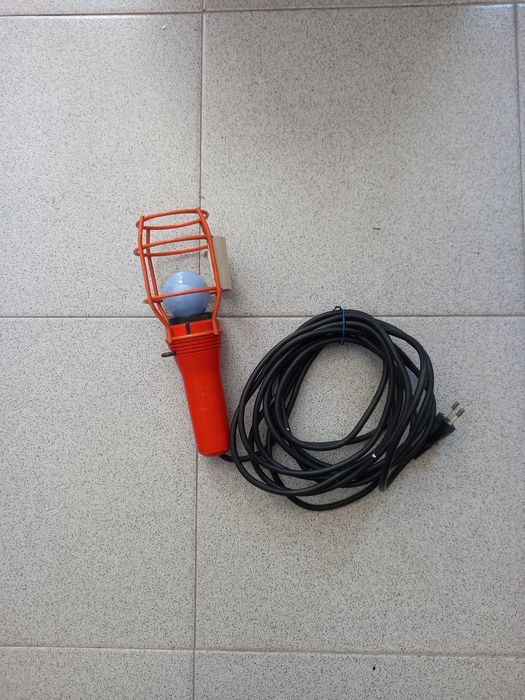 Gambiarra tipo luz negra