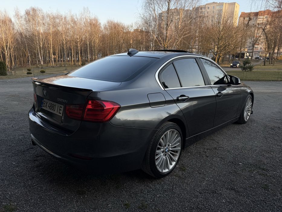 BMW f30  328i 2013 рік